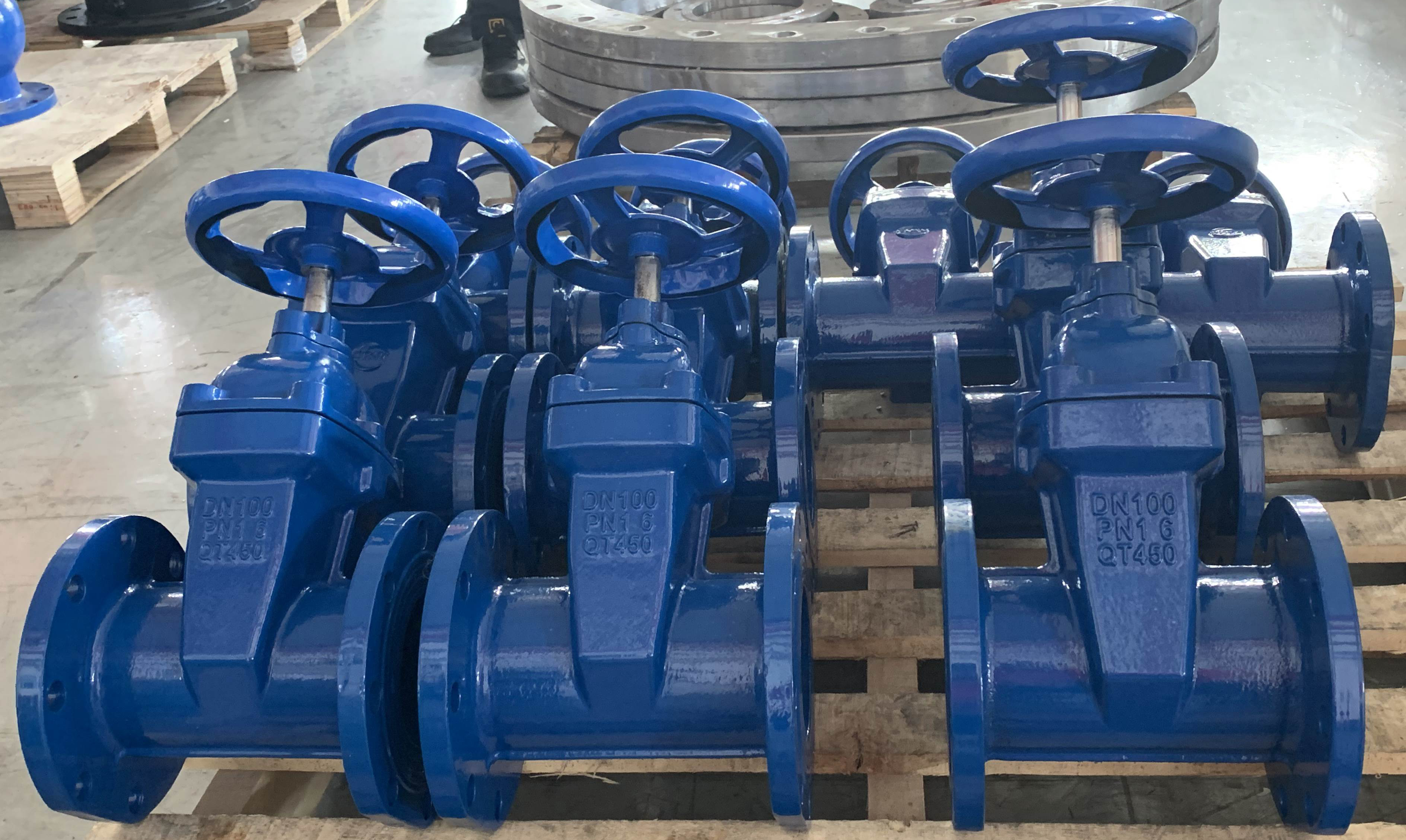 DN100 Non rising stem soft seal gate valve sent to Laos